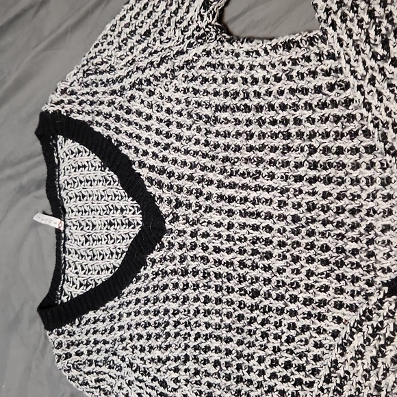 * 𝅺Poof! sweater sz. Small - Picture 3 of 3